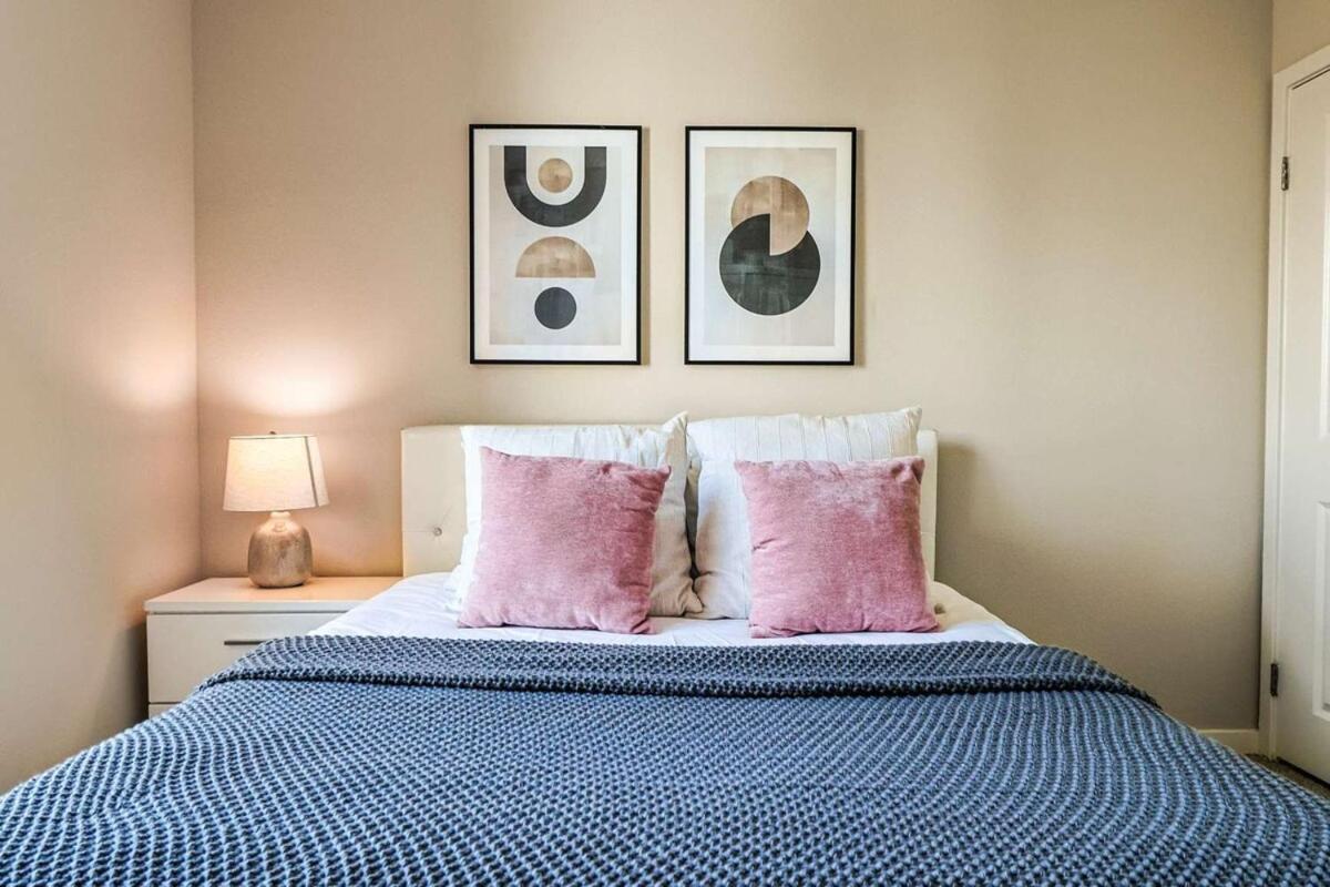 Apartment Huge And Modern 3 Bdr And 2 Bth Townhouse In La! Los Angeles