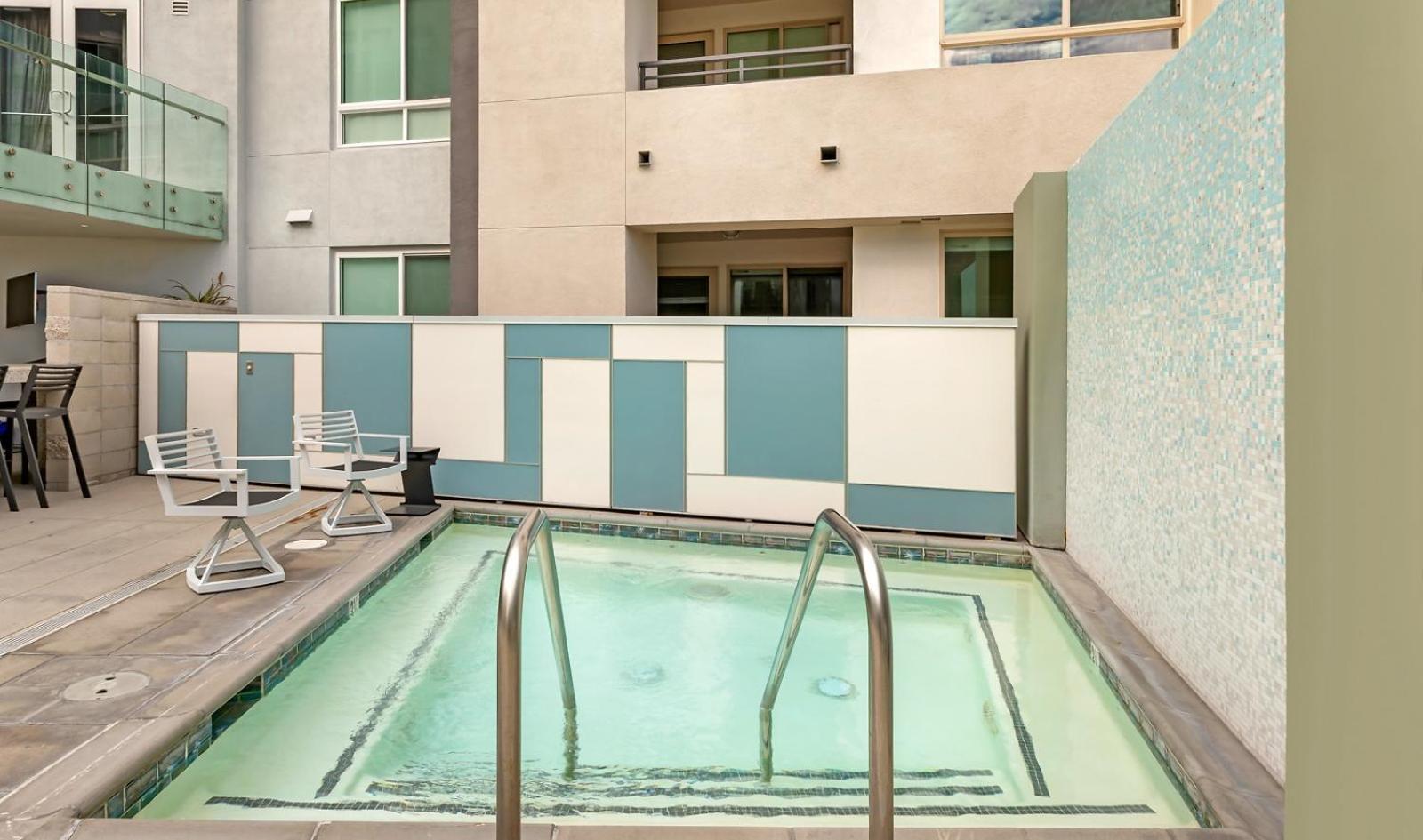 Huge And Modern 3 Bdr And 2 Bth Townhouse In La! Los Angeles